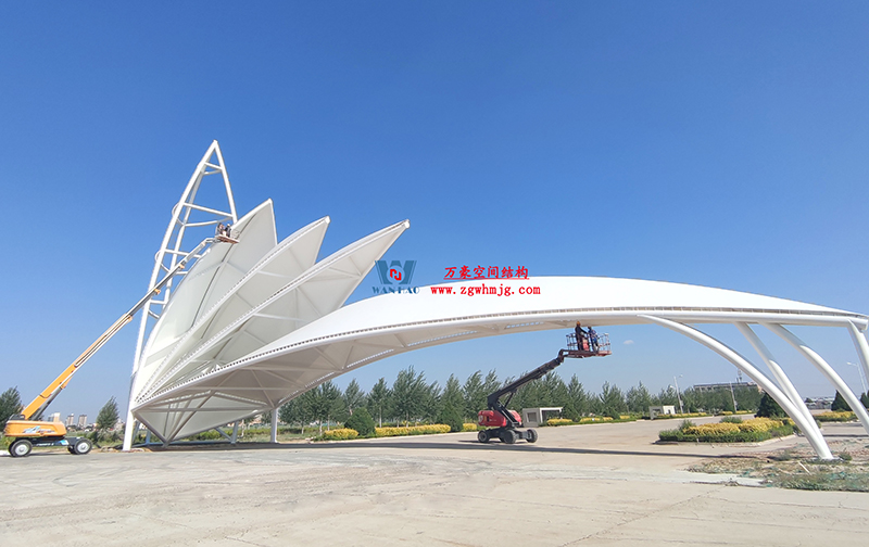 陜西定邊馬蓮灘沙漠公園鋼膜結(jié)構(gòu)工程“奮力快跑”，工程“進(jìn)度條”刷新了!
