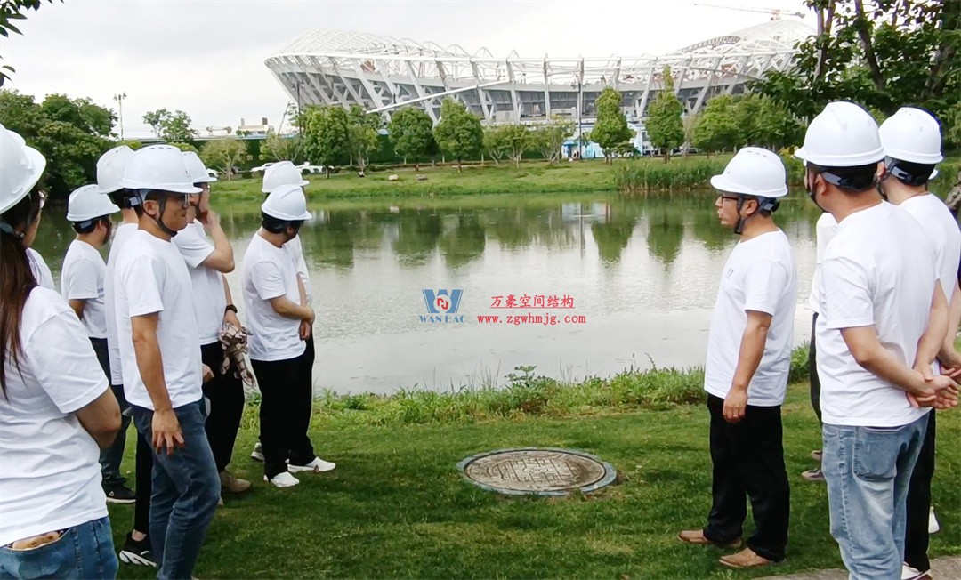 標(biāo)桿引領(lǐng)，智啟未來(lái)——萬(wàn)豪集團(tuán)營(yíng)銷、設(shè)計(jì)與技術(shù)骨干共赴無(wú)錫奧體中心，現(xiàn)場(chǎng)觀摩學(xué)習(xí)解鎖“創(chuàng)新密碼”